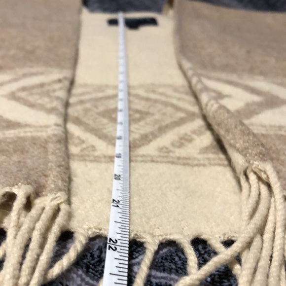 American Eagle Shawl Poncho Light Brown With Fringe - Picture 10 of 15